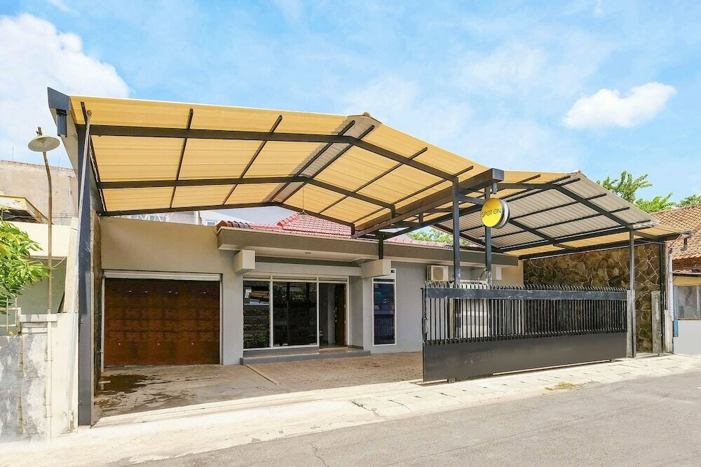 Hotel Spot On 2281 Omajo, Semarang, photo