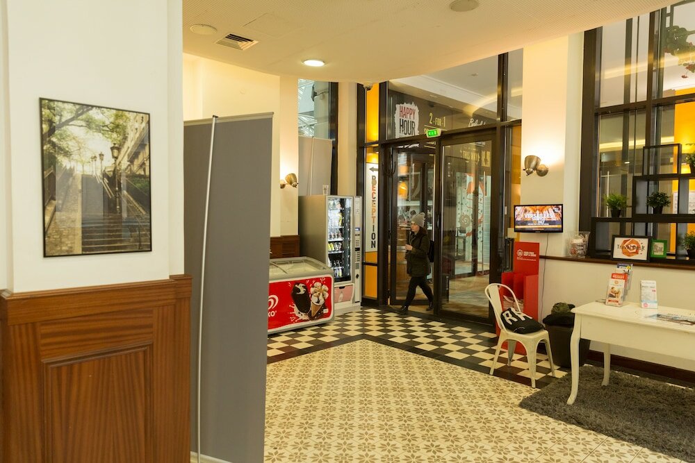 Фото St Christopher's Budget Hotel Paris