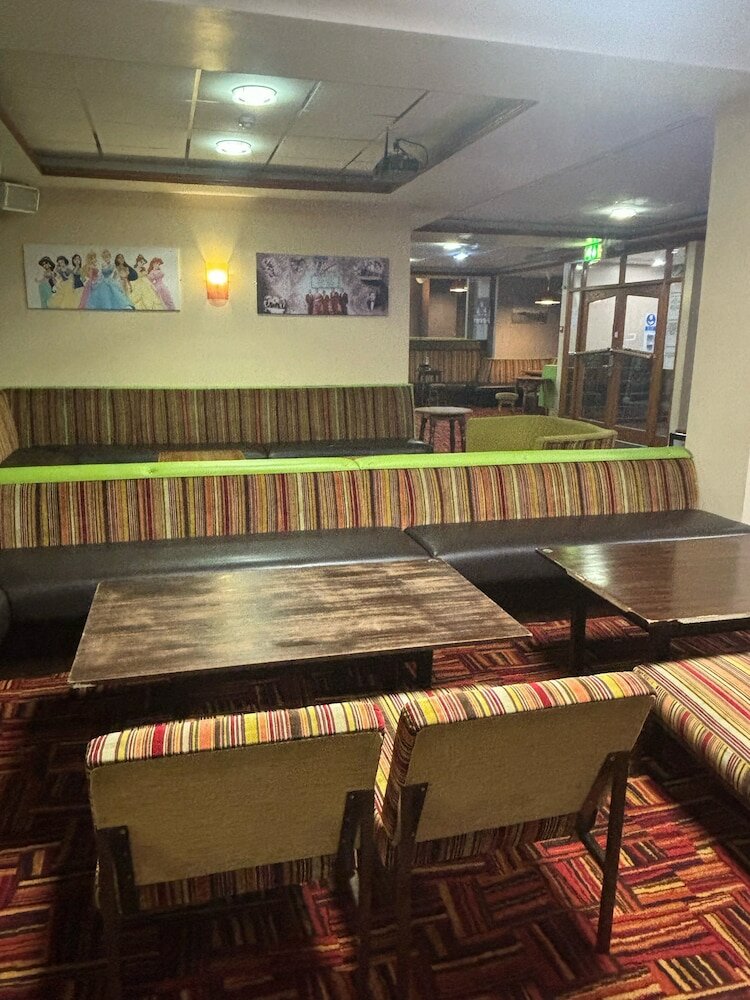 Фото The Lawton Hotel