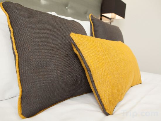 Фото The Tudor Inn Hotel