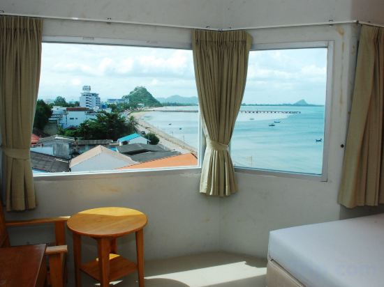 Фото Prachuap Beach Hotel