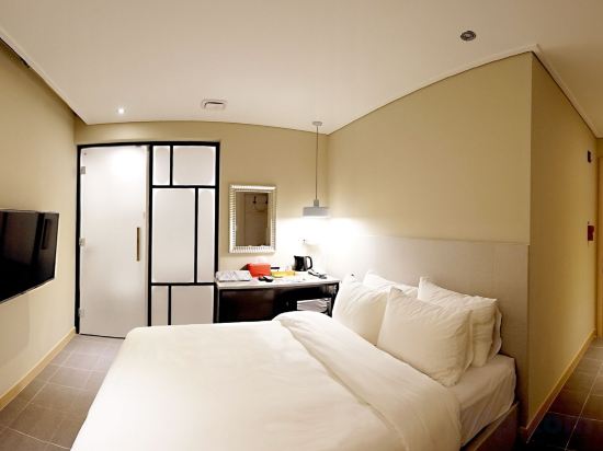 Фото Hotel Millhaus Shinchon