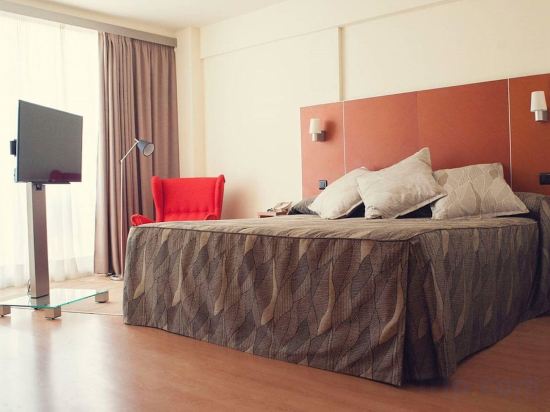 Фото Hotel Oasis Plaza