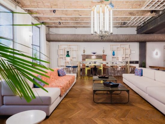 Фото Casa Gracia Barcelona Hostel