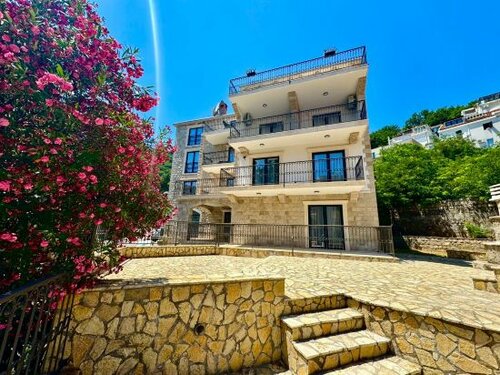 Гостиница Sunny Bay Apartments в Будве