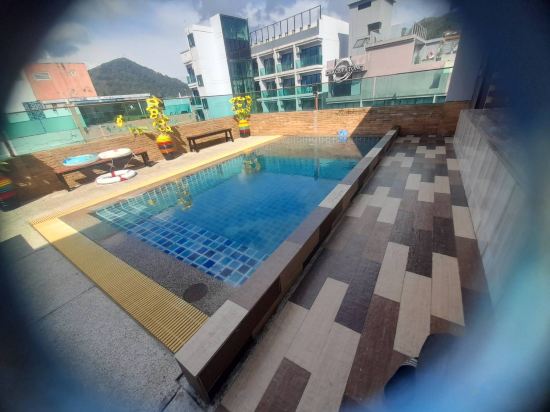 Фото The Patong Center Hotel