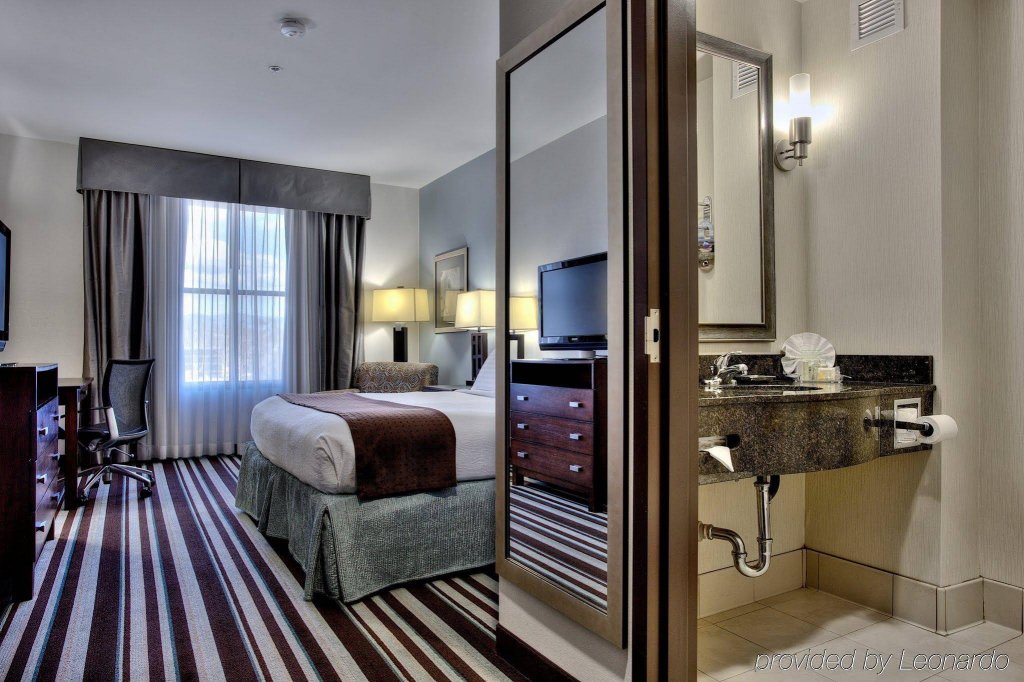 Фото Hilton Garden Inn Irvine Spectrum Lake Forest