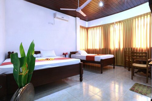 Гостиница Hotel Aradhana в Унаватуне