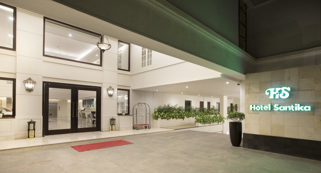 Фото Hotel Santika Seminyak