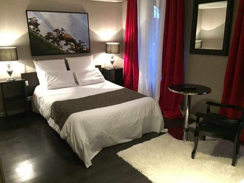 Гостиница Hotel l'Avenue в Шантийи