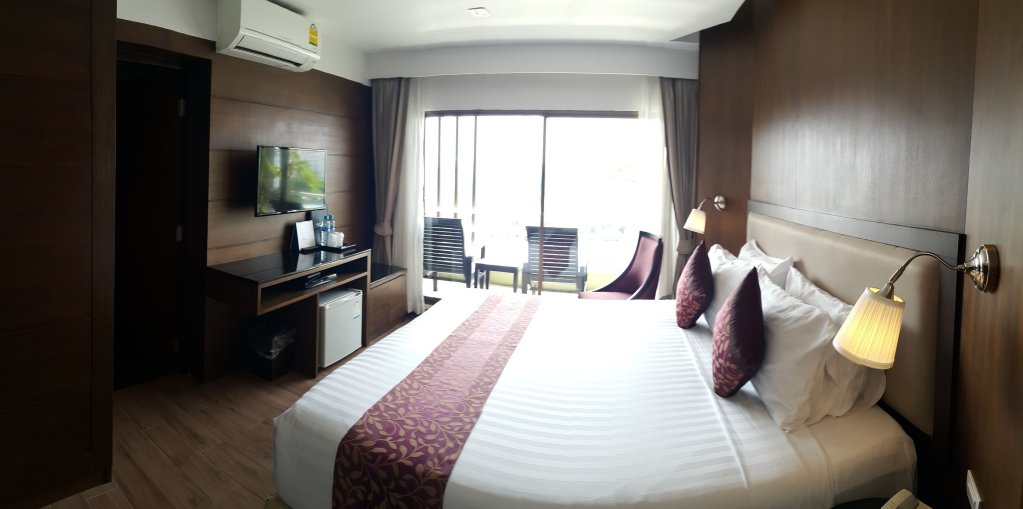 Фото Bay Breeze Hotel Pattaya