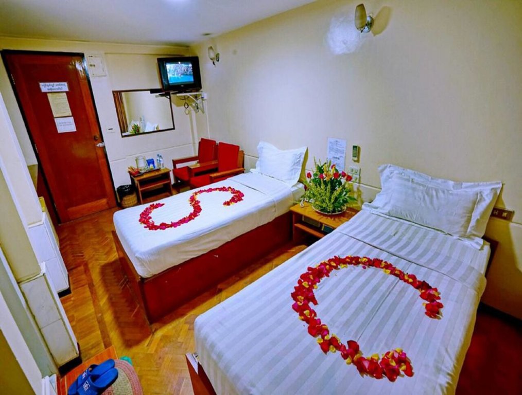 Фото Taim Phyu Hotel
