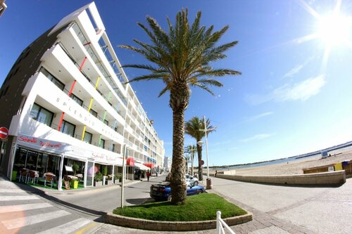 Гостиница Splendid Hotel Camargue - Chambres vue sur mer в Ле-Гро-дю-Руа