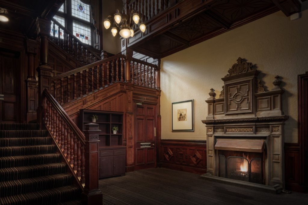 Фото The Landmark Hotel and Leisure Club