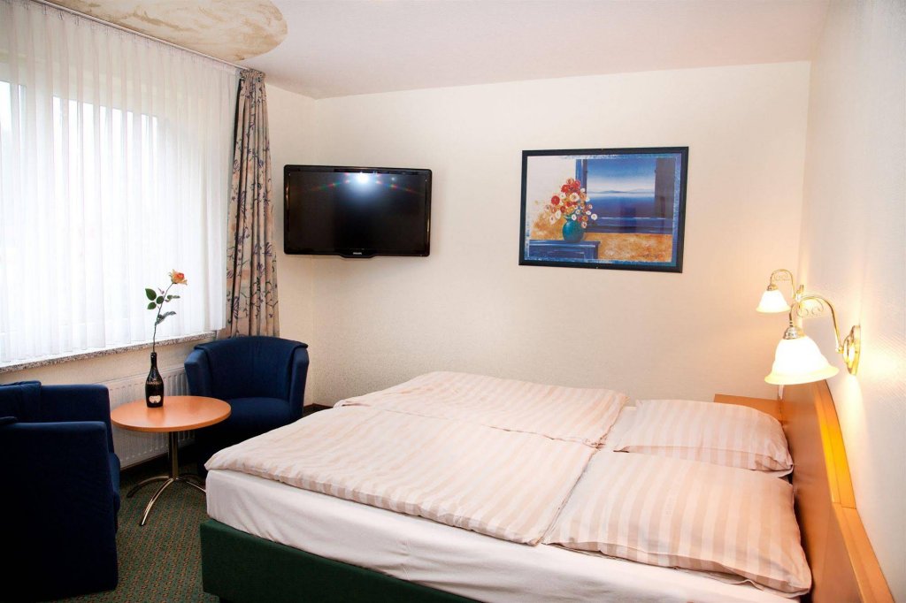 Фото Hotel Gremersdorf - Zum Grünen Jäger