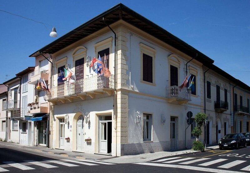 Гостиница Hotel La Petite Maison
