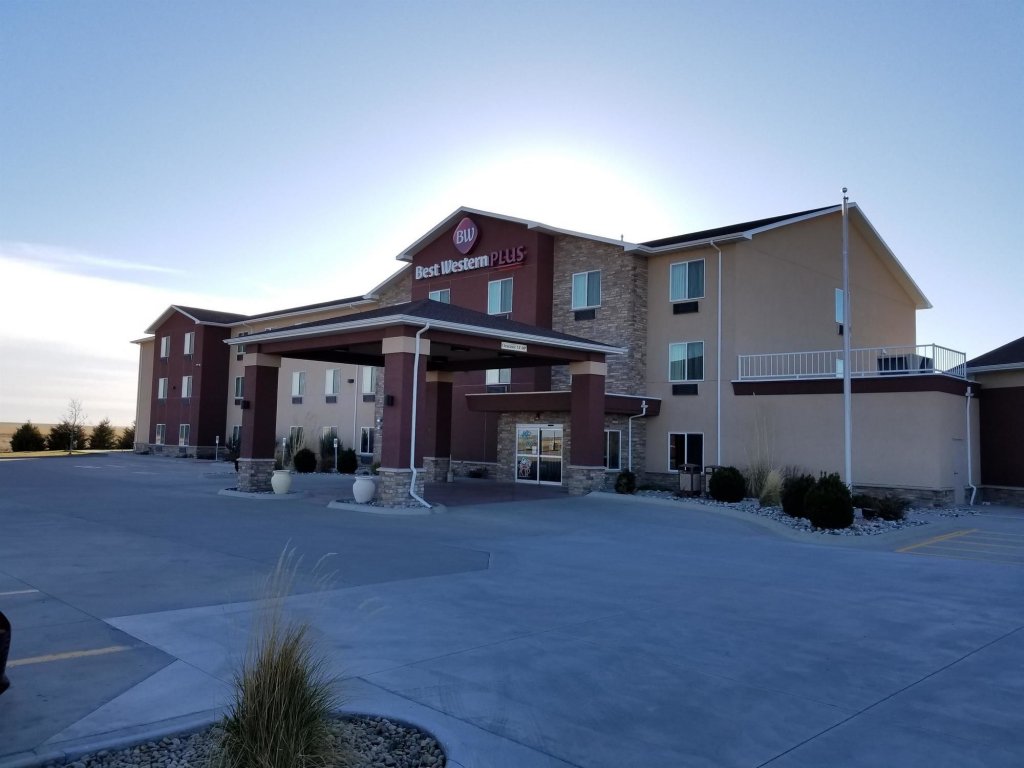 Фото Best Western Plus Carousel Inn & Suites