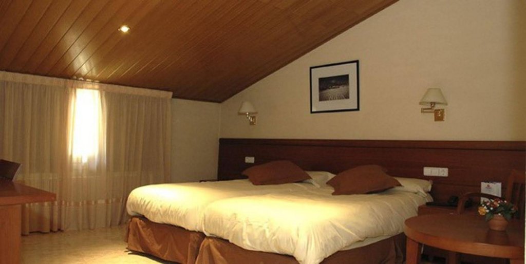 Фото Evenia Oros