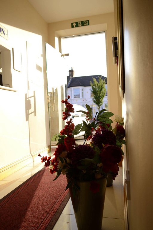 Фото Britannia Inn Hotel