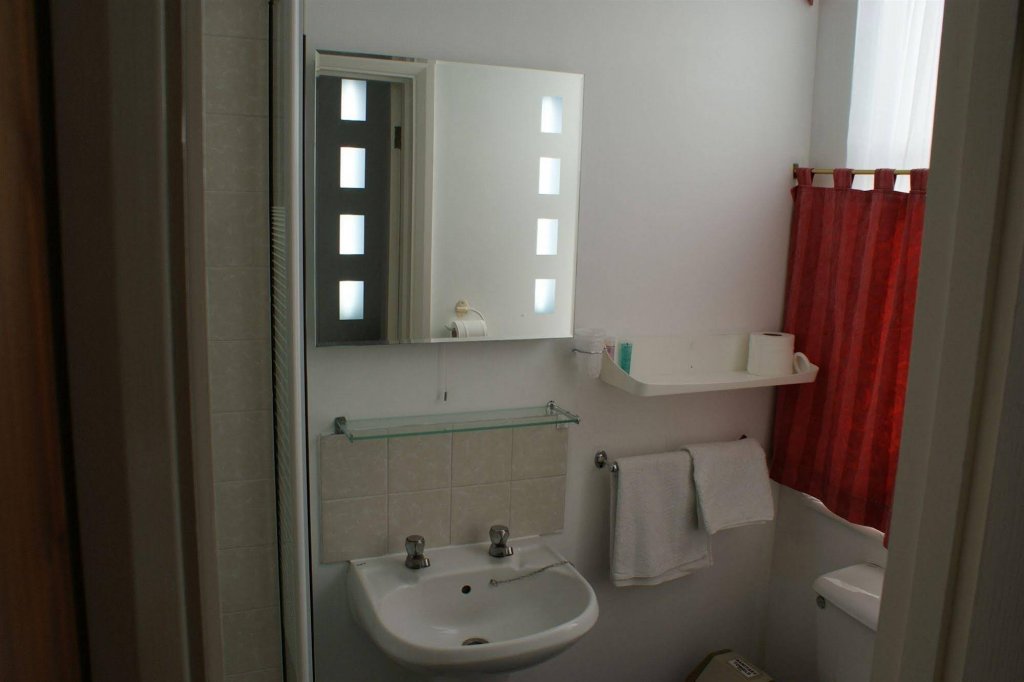 Фото Kirkdale Hotel