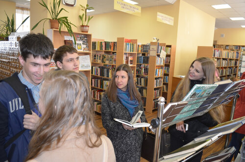 Kütüphaneler Tsentralnaya gorodskaya biblioteka imeni M. Lomonosova, Arhangelsk, foto