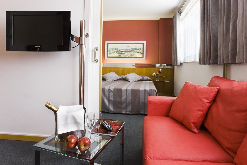 Фото Aparthotel Atenea Barcelona