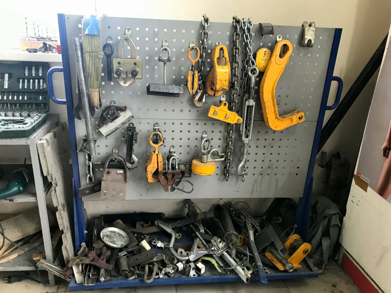 Автомастерская в гараже своими руками