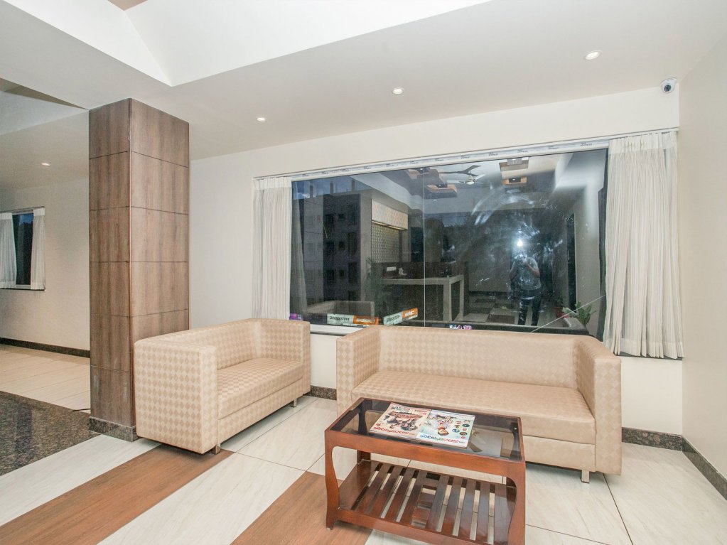 Фото Capital O 15403 Krishna Vaibhava