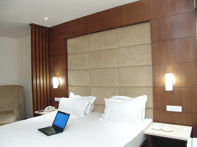 Фото Hotel The Raj, New Delhi