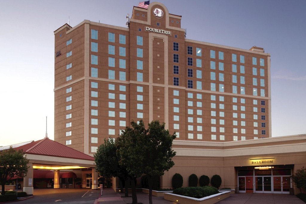 Фото DoubleTree by Hilton Hotel Modesto