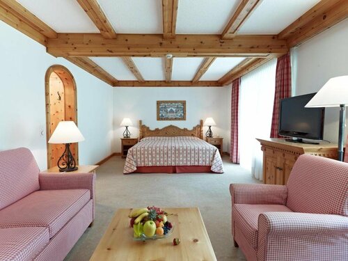 Внешний вид отеля Crystal Hotel в Са́нкт-Мо́рце, фото 4