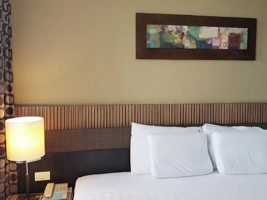 Фото Summit Circle Cebu