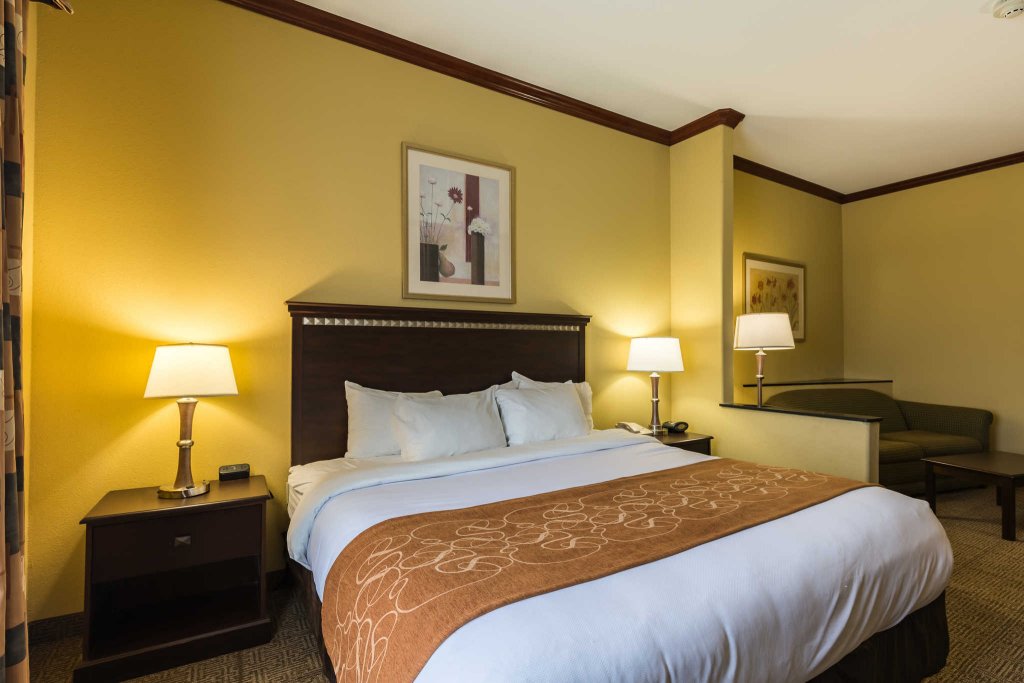 Фото Comfort Suites Galveston