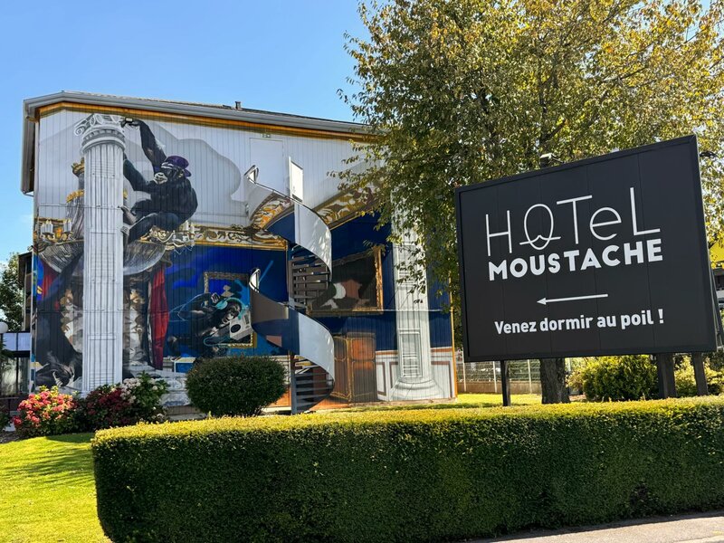 Гостиница Hôtel Moustache Lille - Seclin