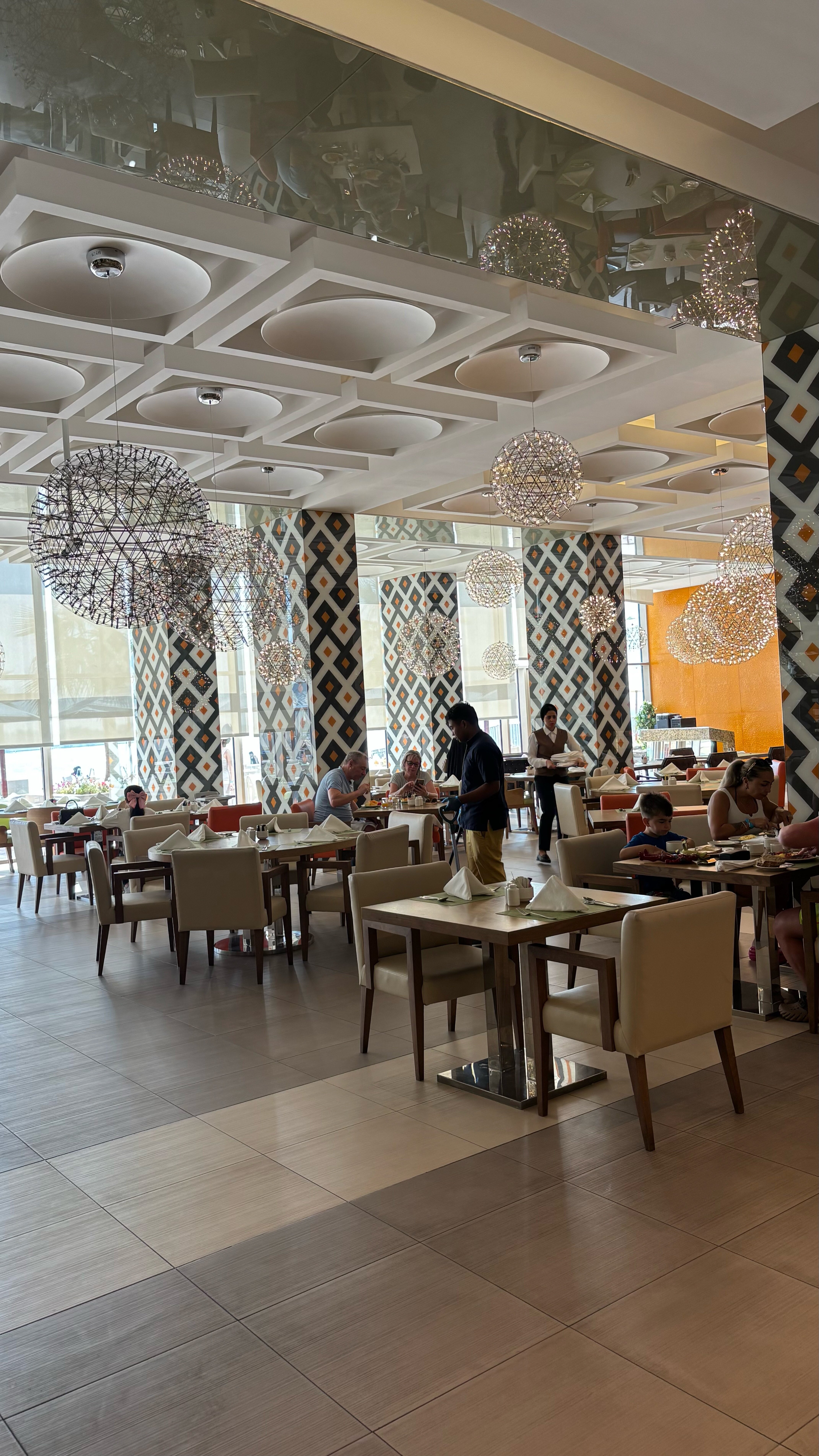 Фото Royal M Hotel By Gewan Abu Dhabi