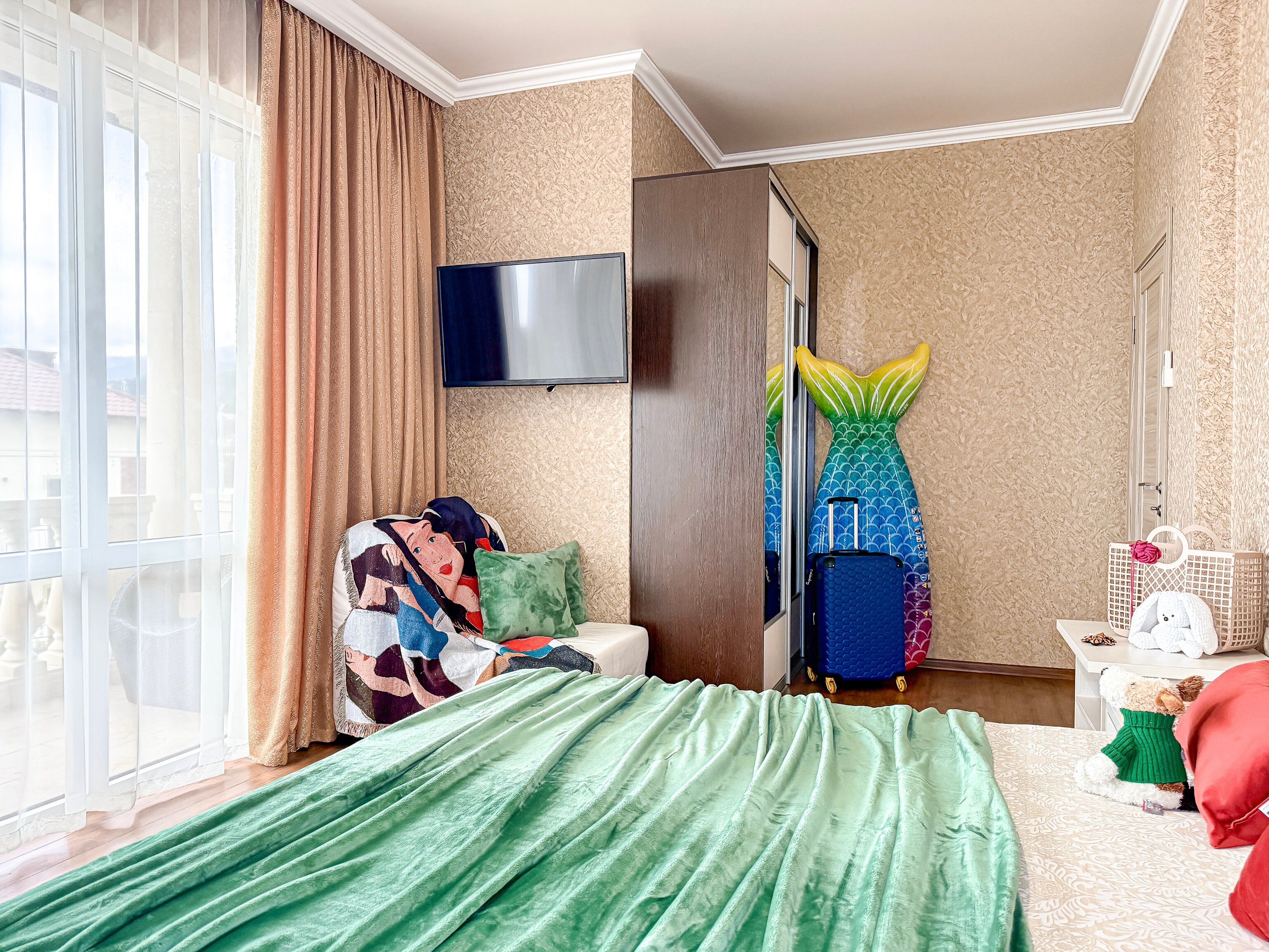 Фото Милана