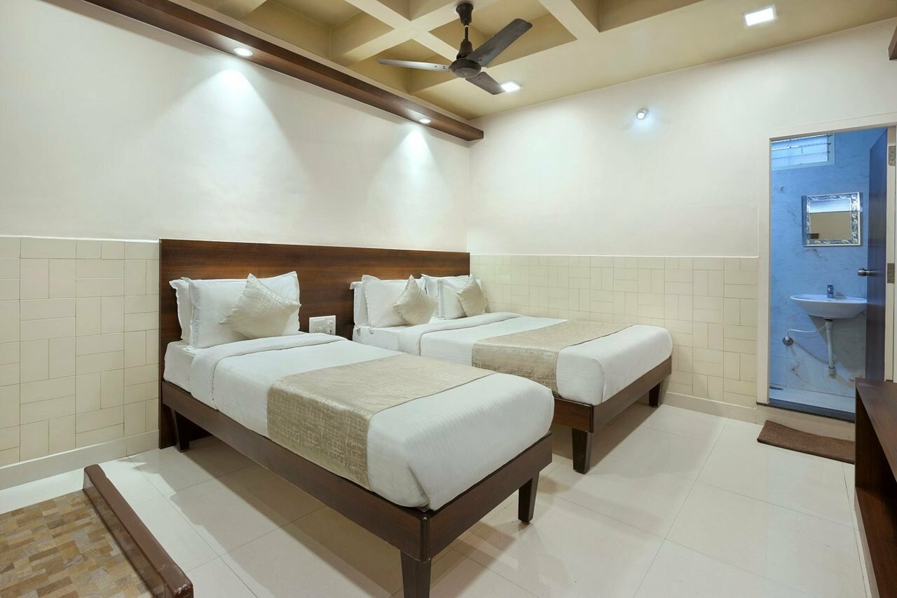 Фото Mannars Deluxe Lodge