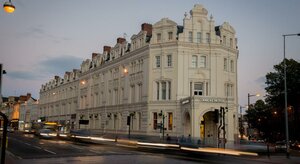 Гостиница The Angel Hotel