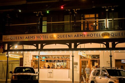 Гостиница Queens Arms Hotel - Irish McGann's в Роме