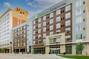 Гостиница Holiday Inn Express & Suites Lincoln Downtown