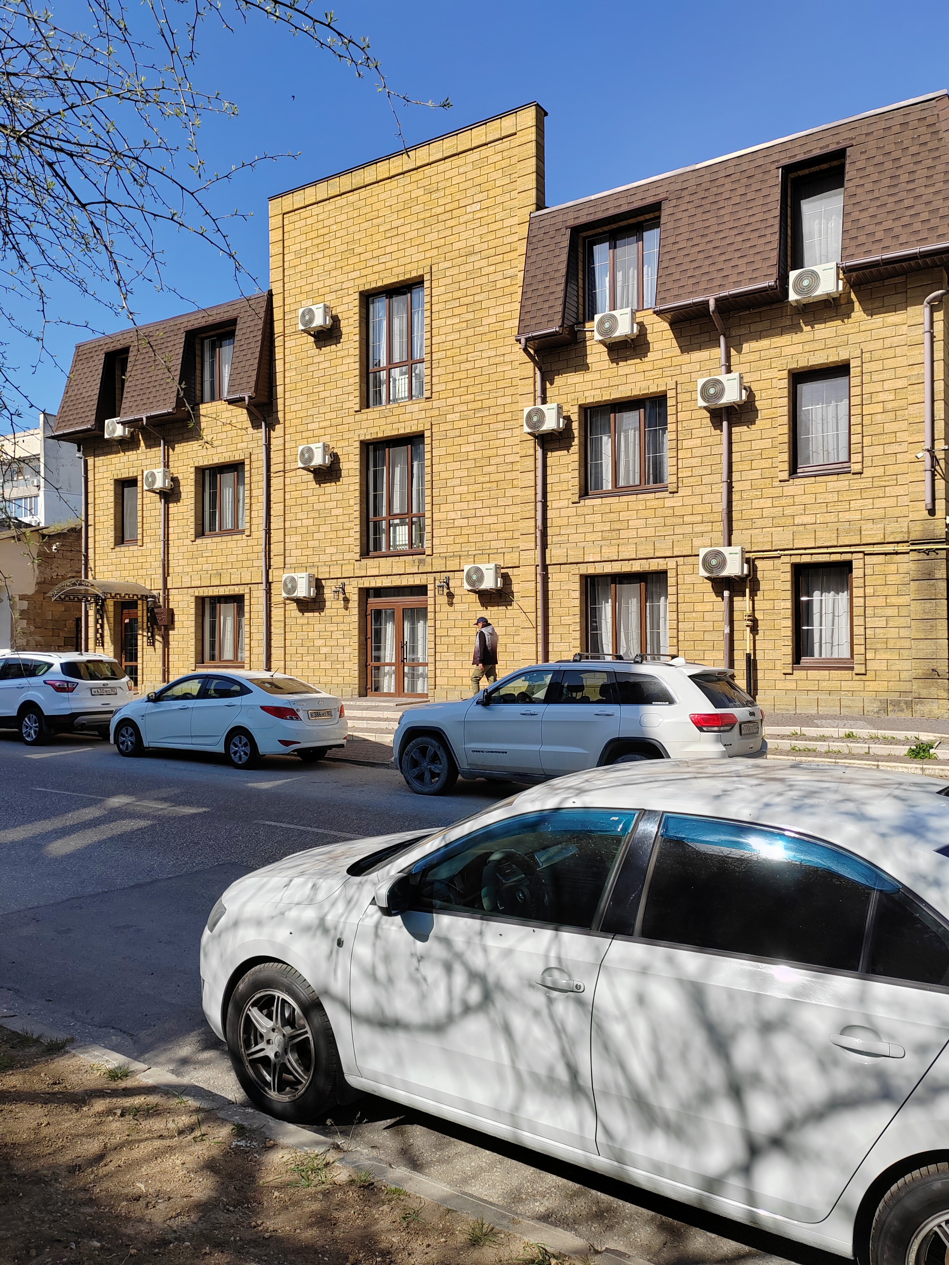 Фото отеля 2