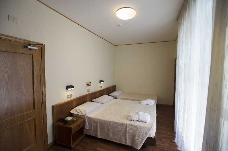 Фото Hotel Miralaghi
