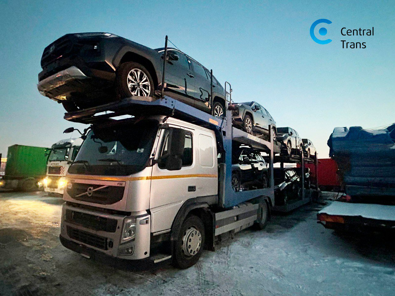 Ол оған минет жасап, бетіне отырды.