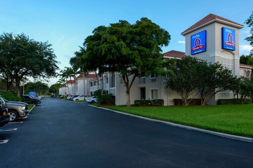 Гостиница Studio 6 West Palm Beach, Fl в Уэст-Палм-Бич