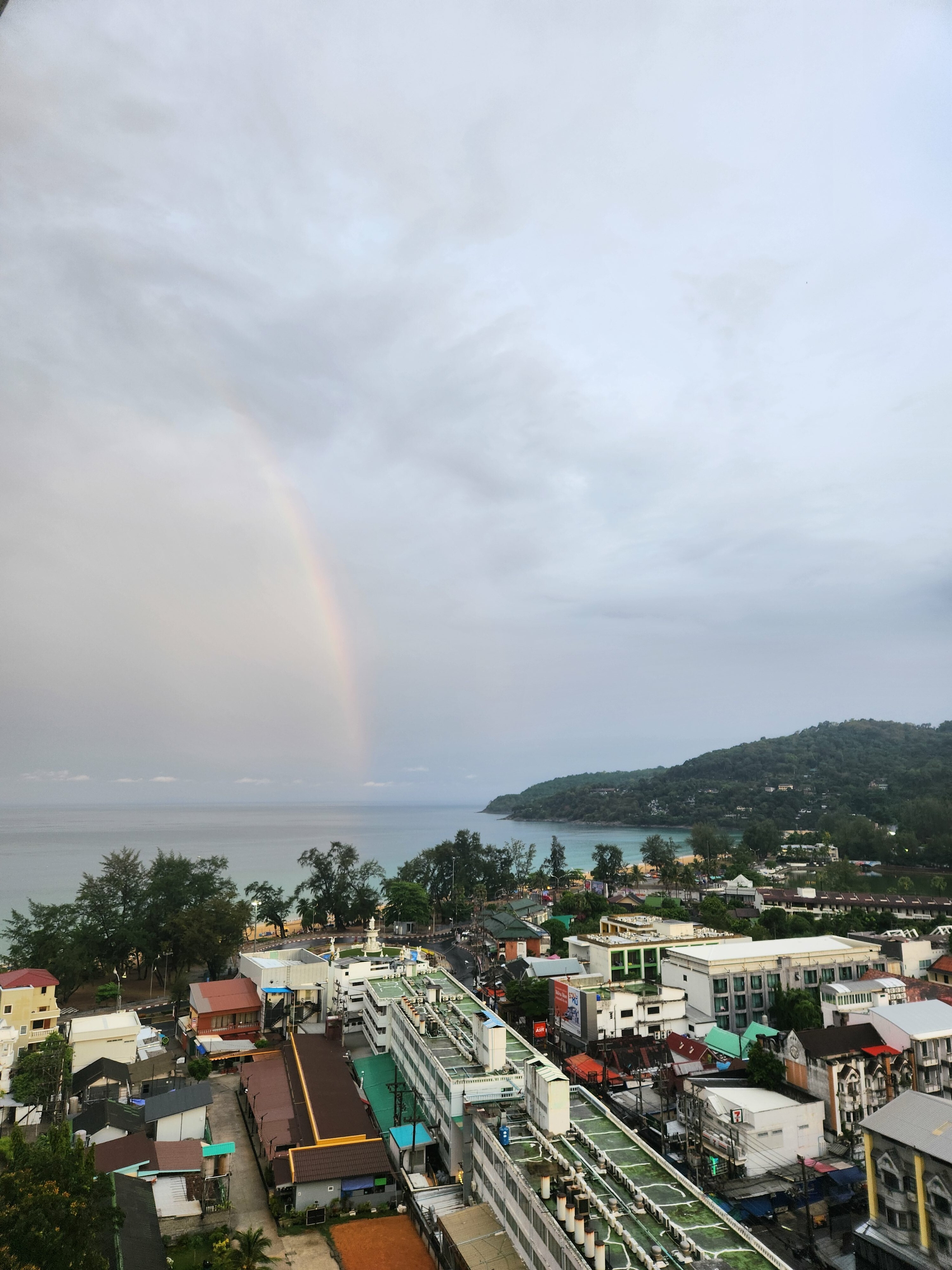 Фото Waterfront Suites Phuket by Centara