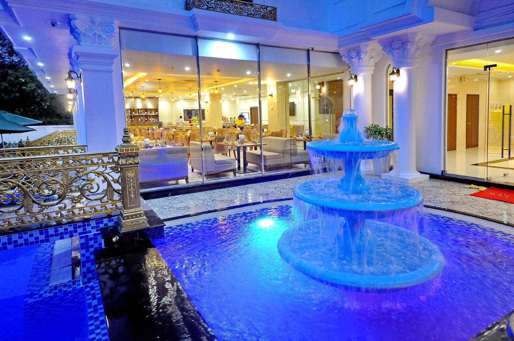 Фото Crown Nguyen Hoang Hotel