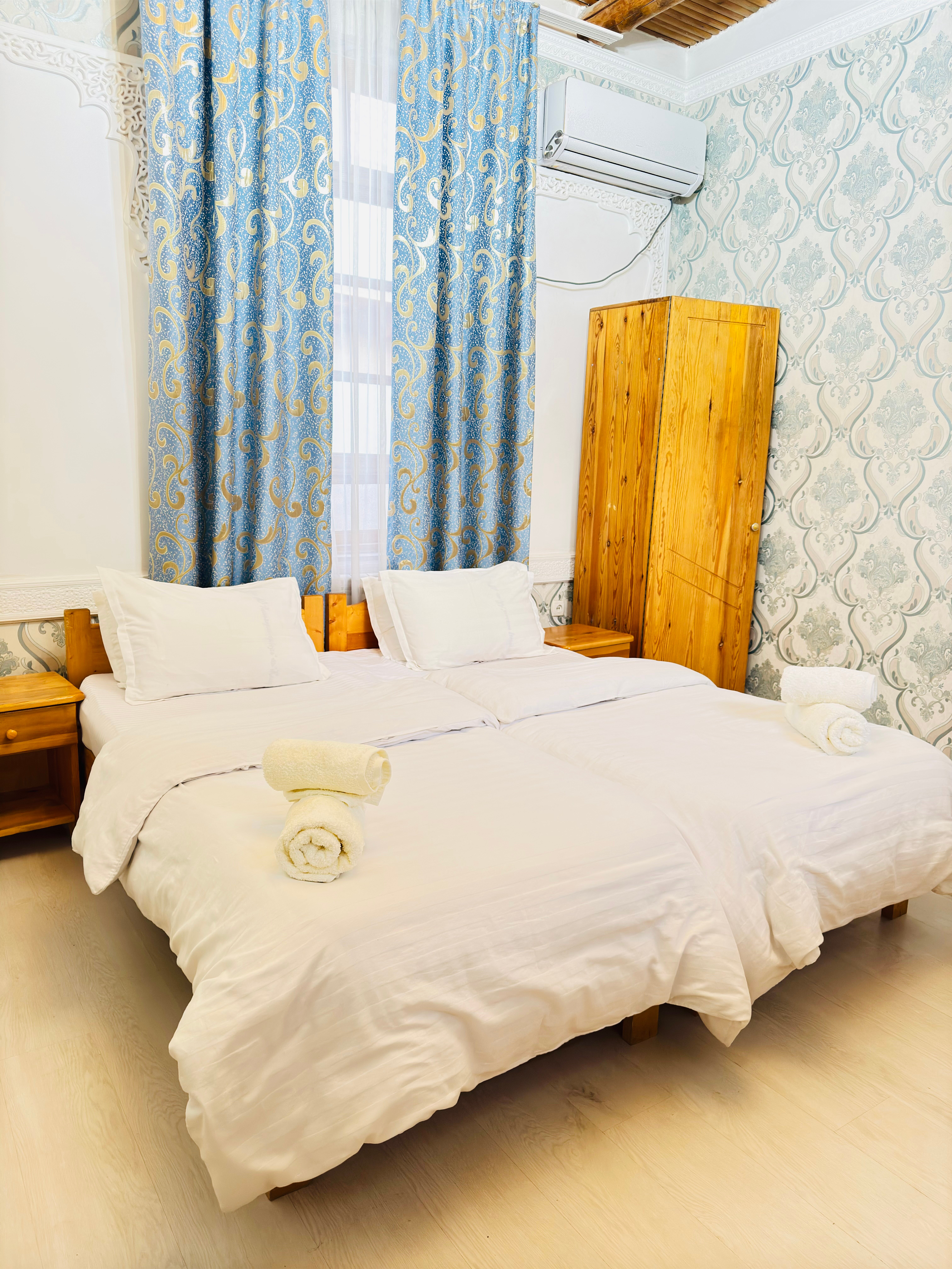 Фото Otkirbek Hotel