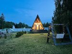 Romantic house (derevnya Veslevo, 3-ya Dachnaya ulitsa, 53) ، بيت الضيافة