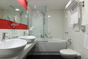 Гостиница Holiday Inn Genoa City, an Ihg Hotel