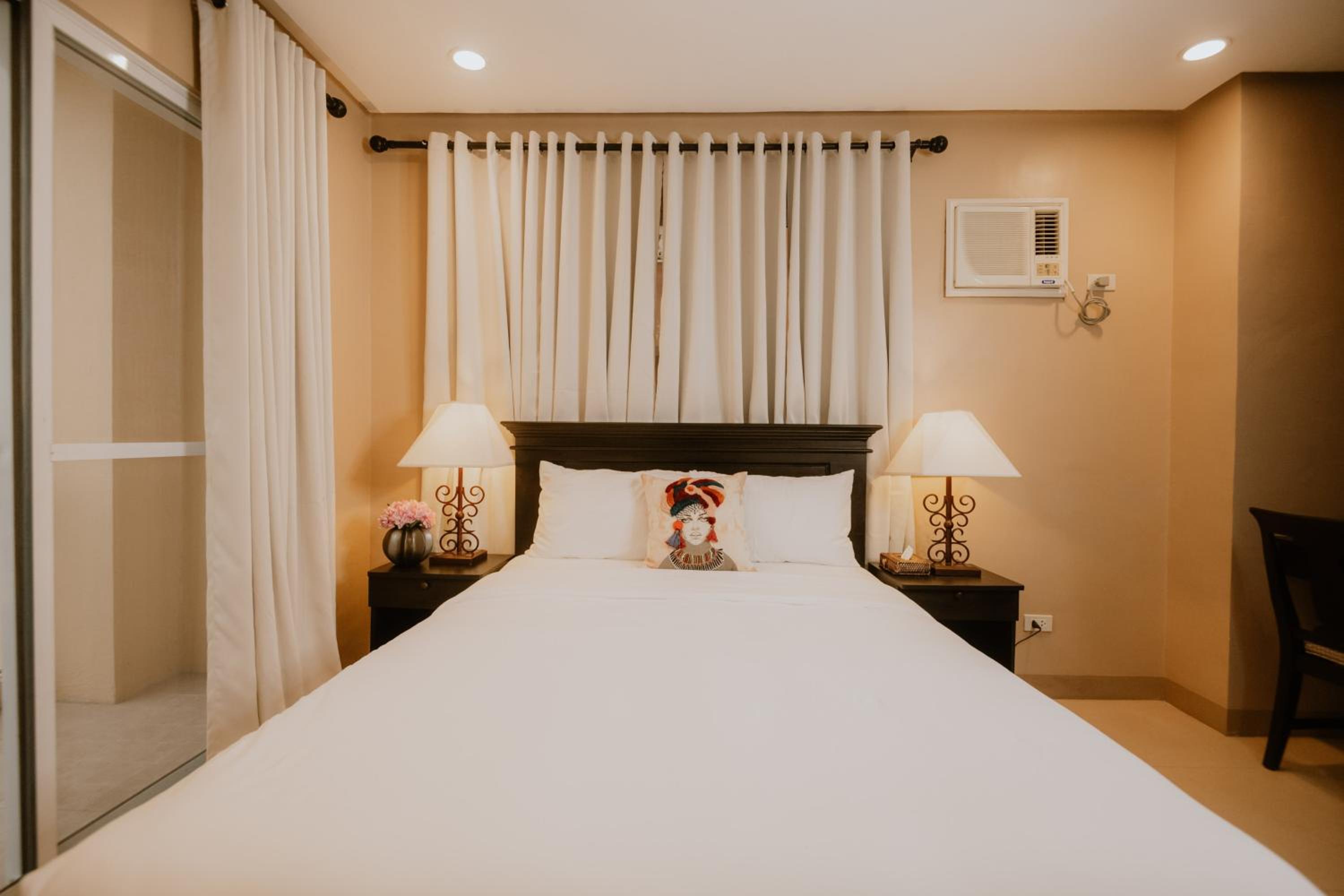 Фото Sta. Barbara Residence Hotel